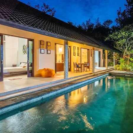 Villa Surya 3 Rooms , Waterpool, Near The Ocean